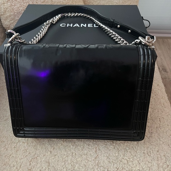 AUTHENTIC CHANEL BAG - Picture 6 of 12